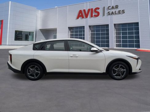 Used 2025 Kia K4 LXS image 7