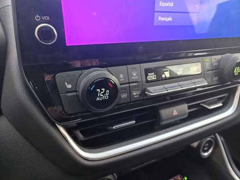 Used 2024 Toyota Grand Highlander AWD image 9