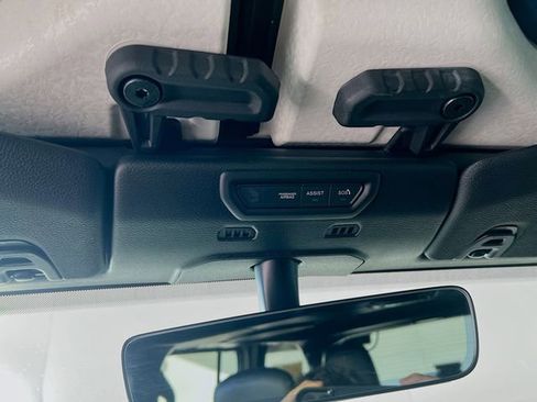 Used 2022 Jeep Wrangler Unlimited Sahara image 20