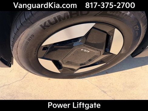 Certified 2024 Kia EV9 Light Long Range RWD image 8