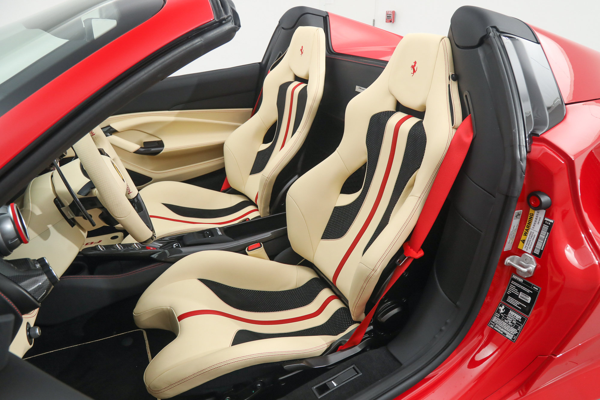 Certified 2022 Ferrari F8 Tributo RWD image 5
