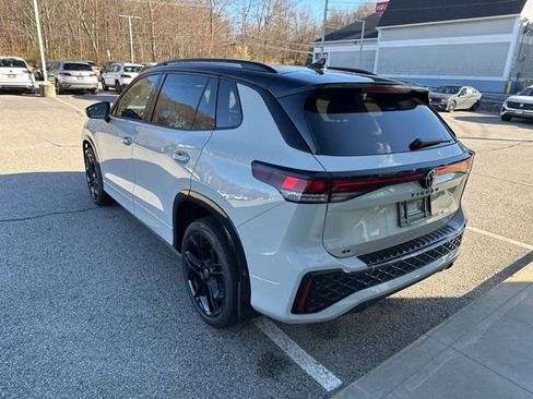 New 2026 Volkswagen Tiguan SE R-Line image 5