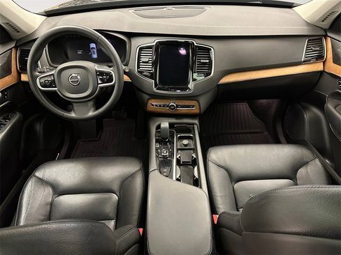 Used 2023 Volvo XC90 B5 Plus w/ Protection Package Premier image 10