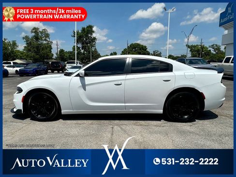 Used 2022 Dodge Charger SXT RWD image 4