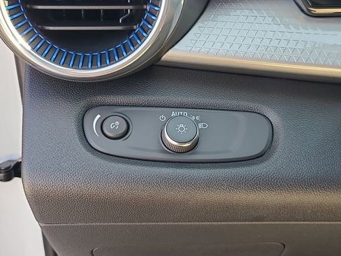 New 2026 Chevrolet Trax LT image 18