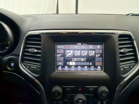 Used 2018 Jeep Grand Cherokee Limited image 27