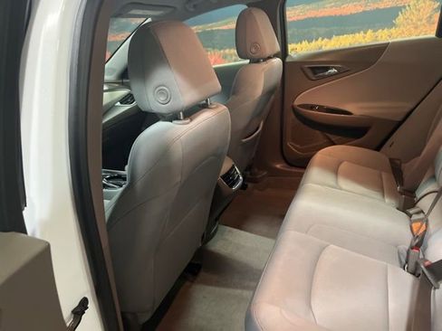 Used 2024 Chevrolet Malibu LT image 43