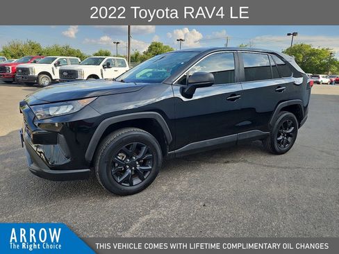 Used 2022 Toyota RAV4 LE image 5
