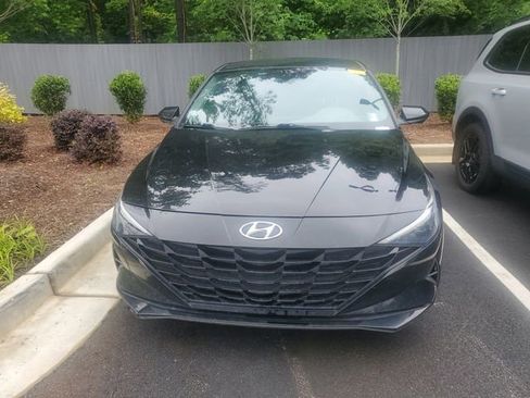 Used 2023 Hyundai Elantra SEL FWD image 2
