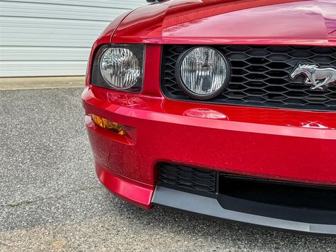 Used 2009 Ford Mustang GT image 14