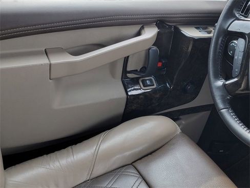 Used 2023 Chevrolet Express 2500 image 24