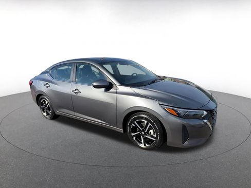 Used 2025 Nissan Sentra SV image 2