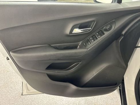 Used 2017 Chevrolet Trax LT w/ Driver Confidence Package image 20