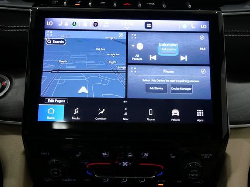 Used 2023 Jeep Grand Cherokee L Limited w/ Luxury Tech Group II AWD/4WD image 22