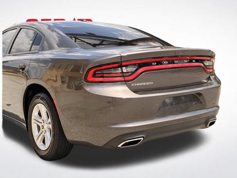 Used 2022 Dodge Charger SXT RWD image 10