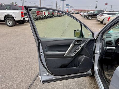 Used 2015 Subaru Forester 2.0XT Premium image 12