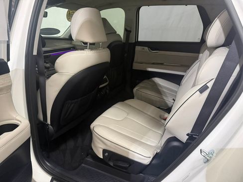 Used 2023 Hyundai Palisade Calligraphy image 24