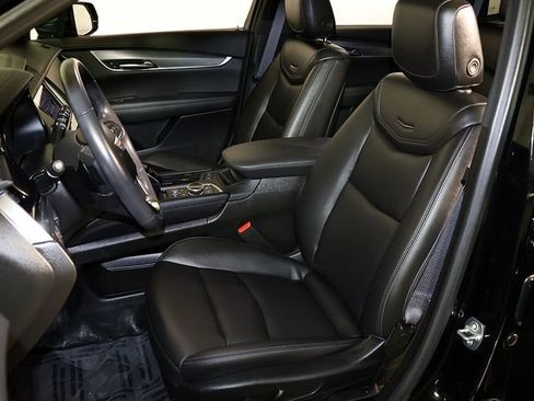 Used 2024 Cadillac XT6 Luxury AWD/4WD image 4