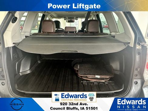 Used 2018 Subaru Forester 2.5i Touring w/ Popular Package #2 AWD/4WD image 12