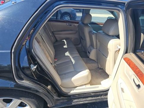Used 2006 Cadillac DTS w/ Sun And Sound Package FWD image 12