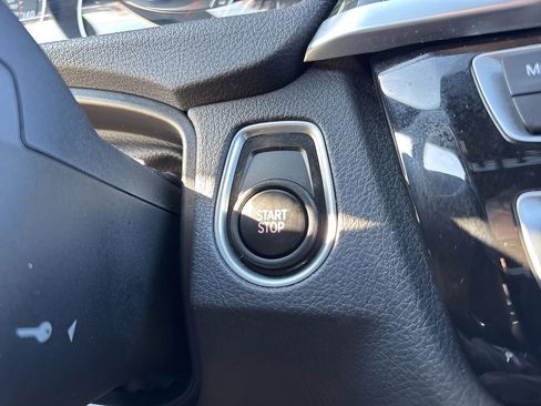 Used 2018 BMW 330e image 23