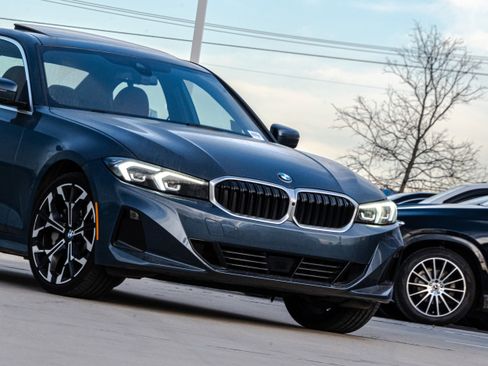 Certified 2025 BMW 330i Sedan image 5