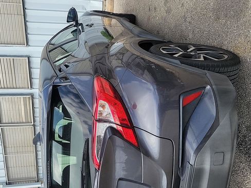 Used 2019 Toyota C-HR XLE image 14