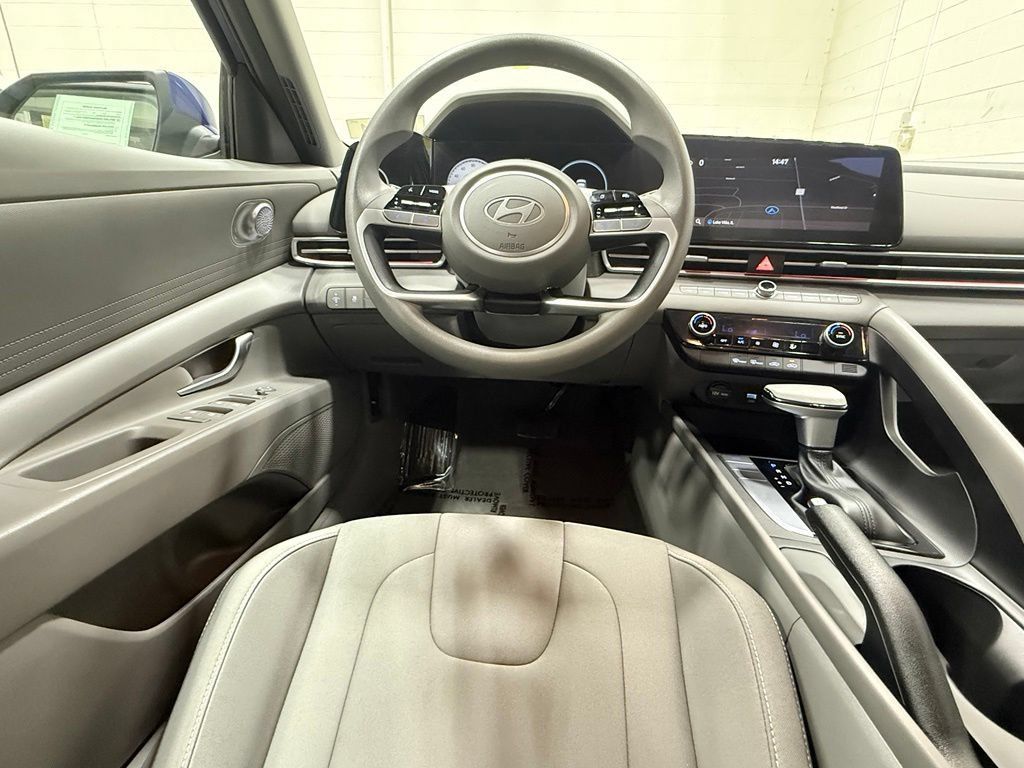 Used 2024 Hyundai Elantra SEL FWD image 29