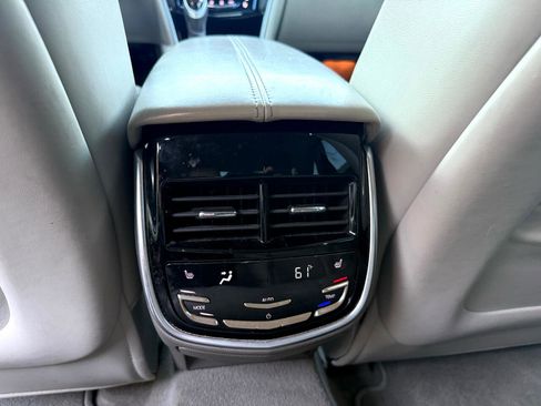 Used 2013 Cadillac XTS Platinum image 30