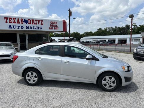 Used 2016 Chevrolet Sonic LS image 4
