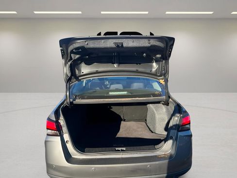 Used 2021 Nissan Versa SV FWD image 27