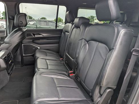 Used 2024 Jeep Wagoneer L Series II w/ Flexible Seating Group AWD/4WD image 26