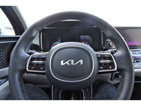 Used 2023 Kia Sorento EX FWD image 12