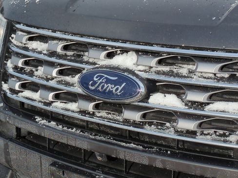 Used 2017 Ford Explorer Limited w/ Equipment Group 301A image 16