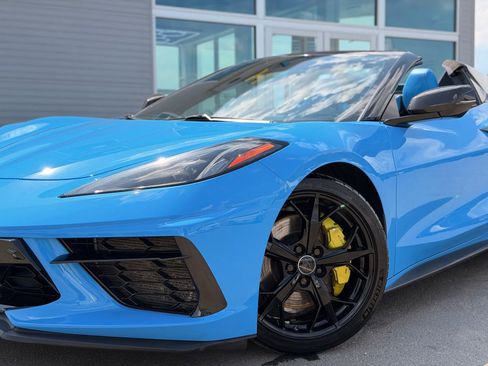 Used 2021 Chevrolet Corvette Stingray Premium Conv w/ Z51 Performance Package RWD image 89