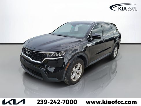 Used 2023 Kia Sorento LX FWD image 3