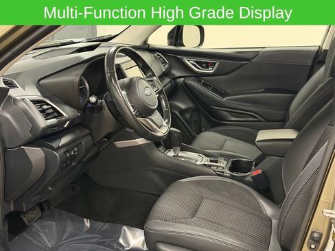 Used 2023 Subaru Forester Premium AWD/4WD image 25