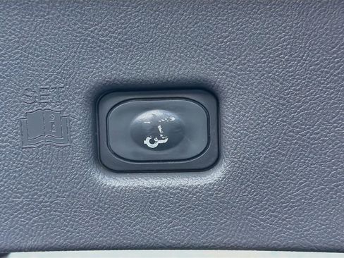 Used 2020 Lincoln Nautilus Reserve w/ Equipment Group 201A FWD image 12