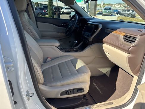 Used 2017 GMC Acadia Denali image 13