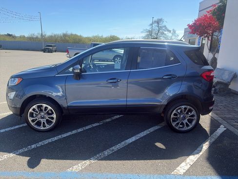Used 2021 Ford EcoSport Titanium image 3