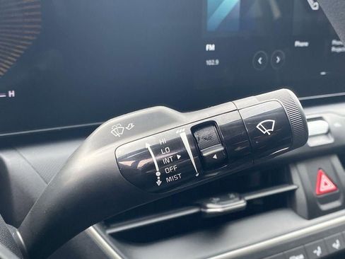 New 2025 Kia K4 FWD image 32