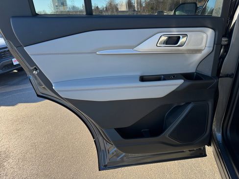 New 2026 Ford Explorer Active w/ Active Comfort Package image 25