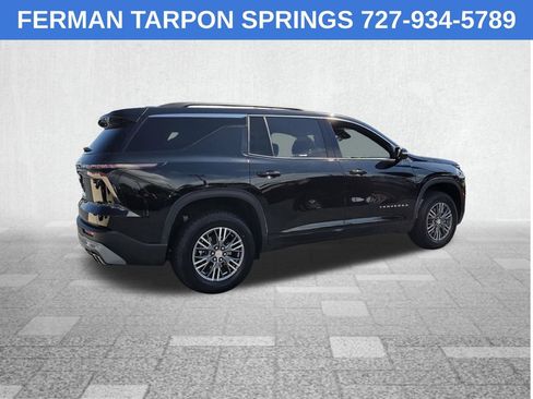 Used 2025 Chevrolet Traverse LT FWD image 9