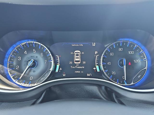 Used 2024 Chrysler Pacifica Touring-L FWD image 19