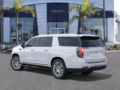 New 2026 GMC Yukon XL Denali w/ Denali Reserve Package AWD/4WD image 3