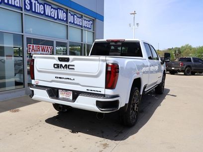New 2026 GMC Sierra 2500 Denali Ultimate w/ LPO, Black Badging Package
