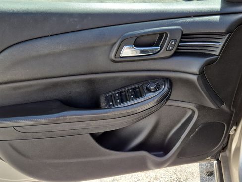 Used 2015 Chevrolet Malibu LT w/ Power Convenience Package image 17