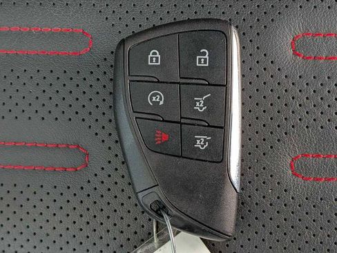 Used 2025 GMC Yukon XL AT4 Ultimate AWD/4WD image 30