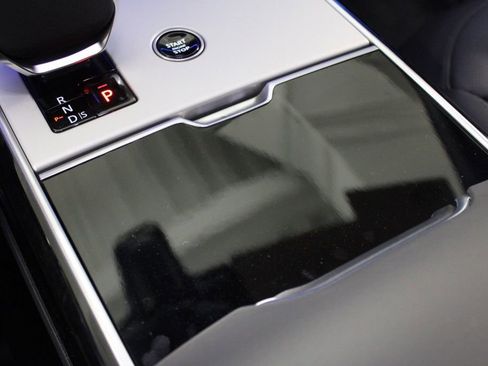 Certified 2025 Land Rover Range Rover SE AWD/4WD image 37