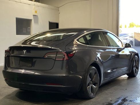 Used 2020 Tesla Model 3 Standard Range Plus image 5
